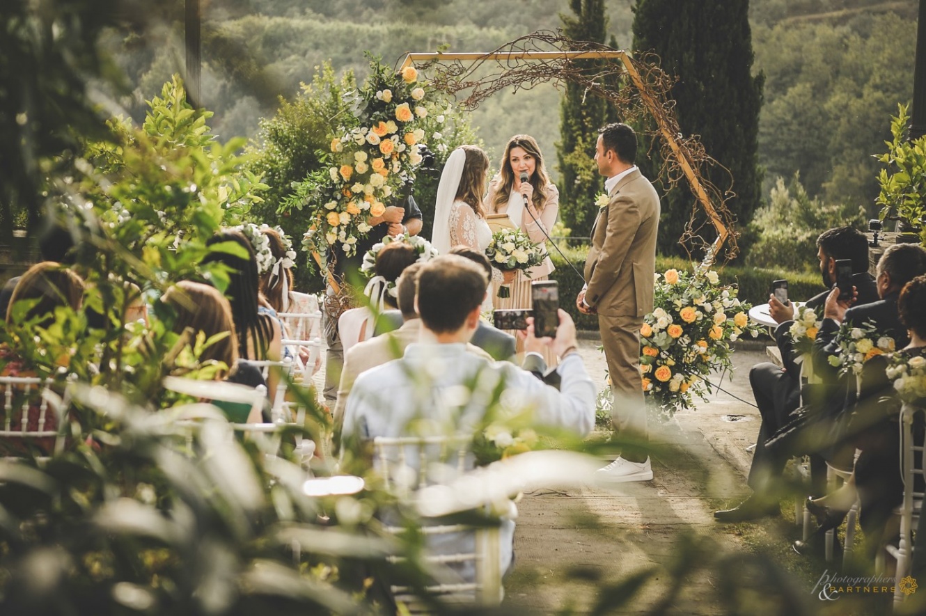 Cerimonia nel giardino della Villa