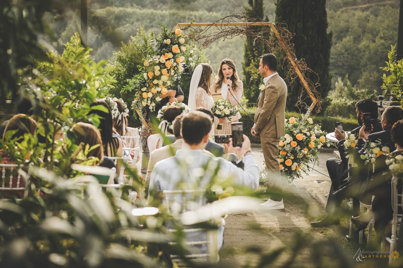 Cerimonia nel giardino della Villa