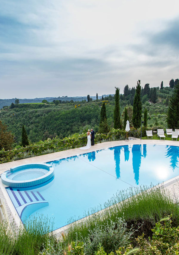 villa con piscina per cerimonia in toscana